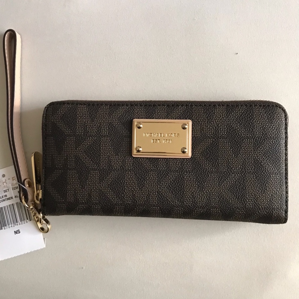 MICHAEL KORS Leather Continental Wristlet Wallet
